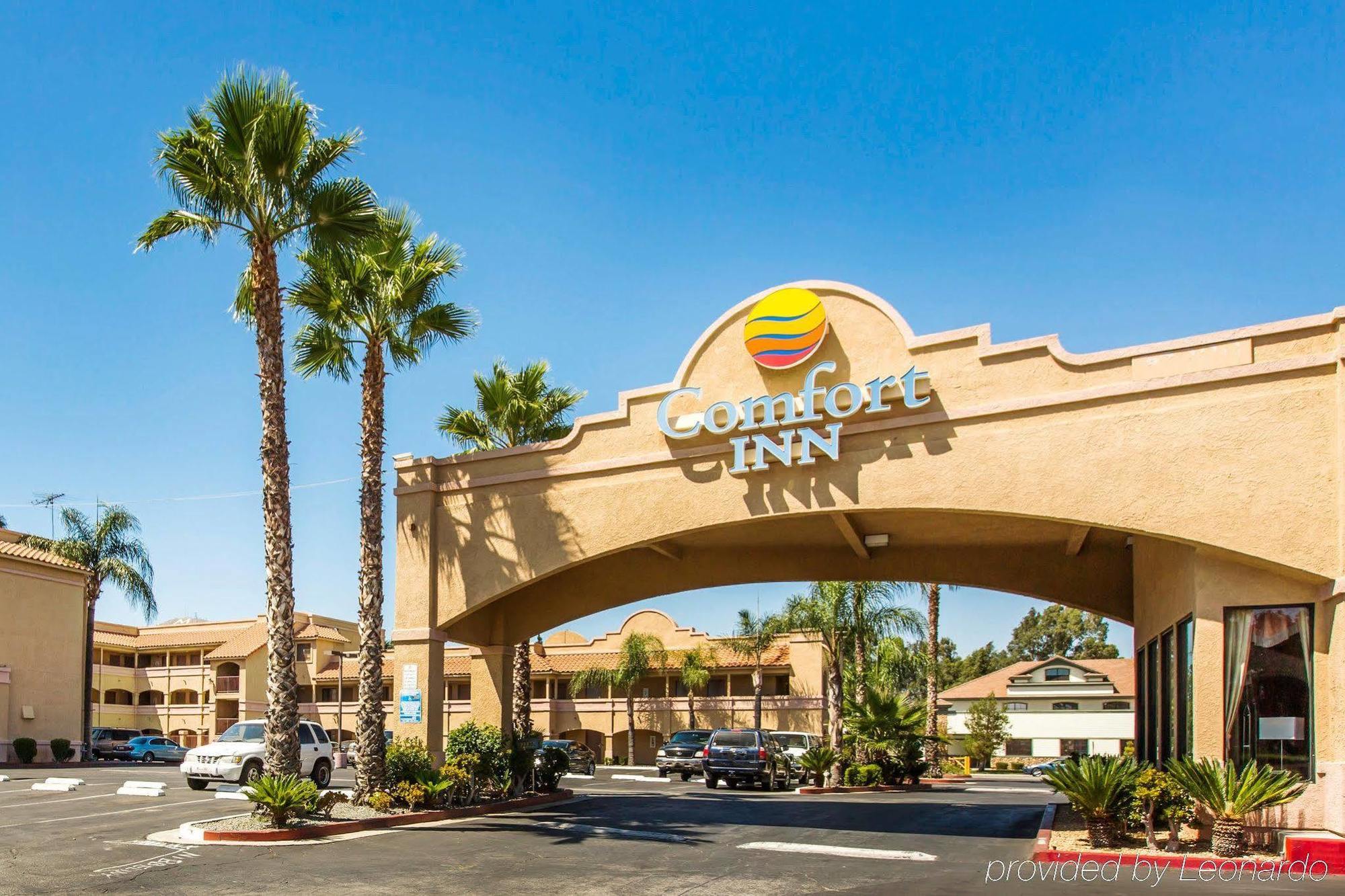 Comfort Inn & Suites Moreno Valley Near March Air Reserve Base Exterior photo